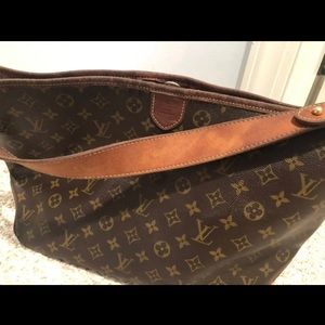Authentic Louis Vuitton delightful mm handbag.